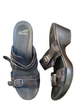Dansko Black Leather Sandals Size 10 Leather Buckled Open Toe Mules